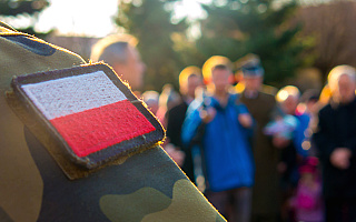 Zbigniew Tuszyński: wojsko kocha symbole narodowe